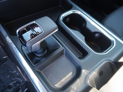 Used 2025 Chevrolet Silverado 1500 LTZ w/ Technology Package image 30