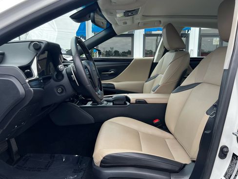 Used 2021 Lexus ES 350 w/ Premium Package image 11