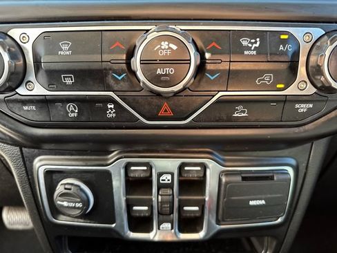 Used 2022 Jeep Gladiator Sport AWD/4WD image 31
