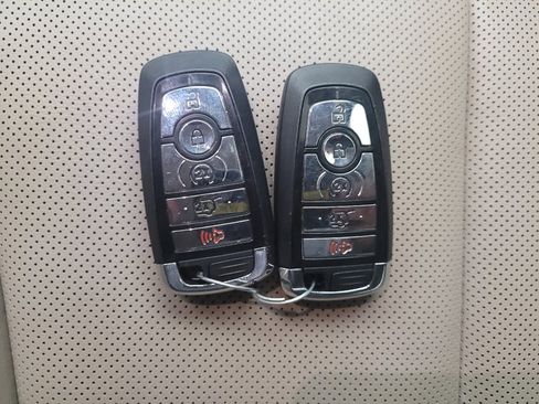 Used 2022 Lincoln Corsair FWD w/ Equipment Group 101A image 32