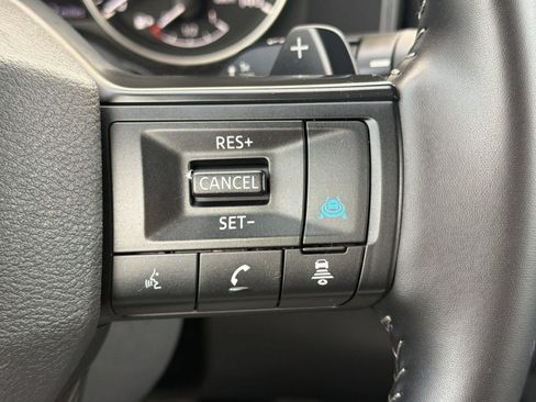 Used 2025 Nissan Rogue SV AWD/4WD image 26