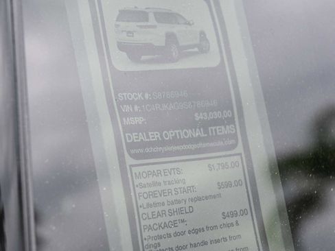 New 2025 Jeep Grand Cherokee L Laredo image 37