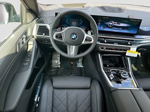 New 2026 BMW X6 xDrive40i w/ Executive Package image 17