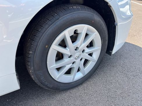 Used 2013 Toyota Prius V Three FWD image 9