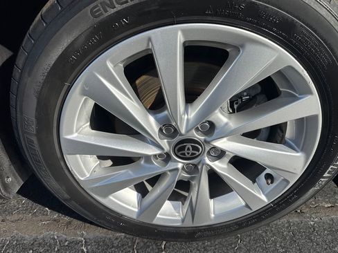Used 2021 Toyota Camry LE AWD/4WD image 15