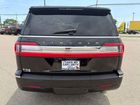 Used 2018 Lincoln Navigator Reserve w/ Technology Package AWD/4WD image 7