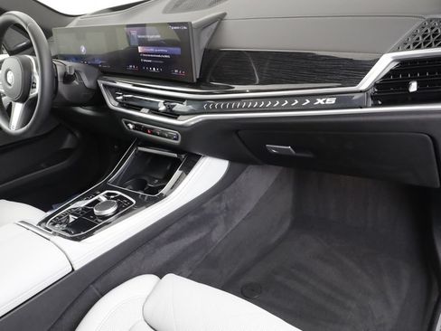 Used 2026 BMW X5 xDrive40i w/ M Sport Package AWD/4WD image 21