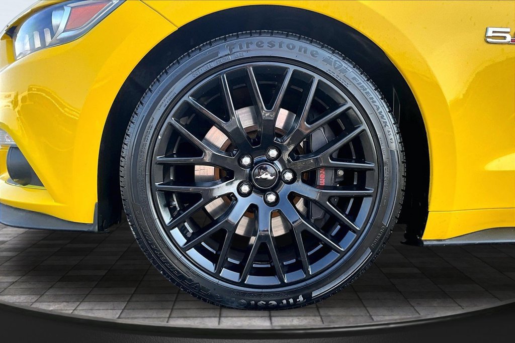 Used 2017 Ford Mustang GT w/ GT Performance Package RWD image 9