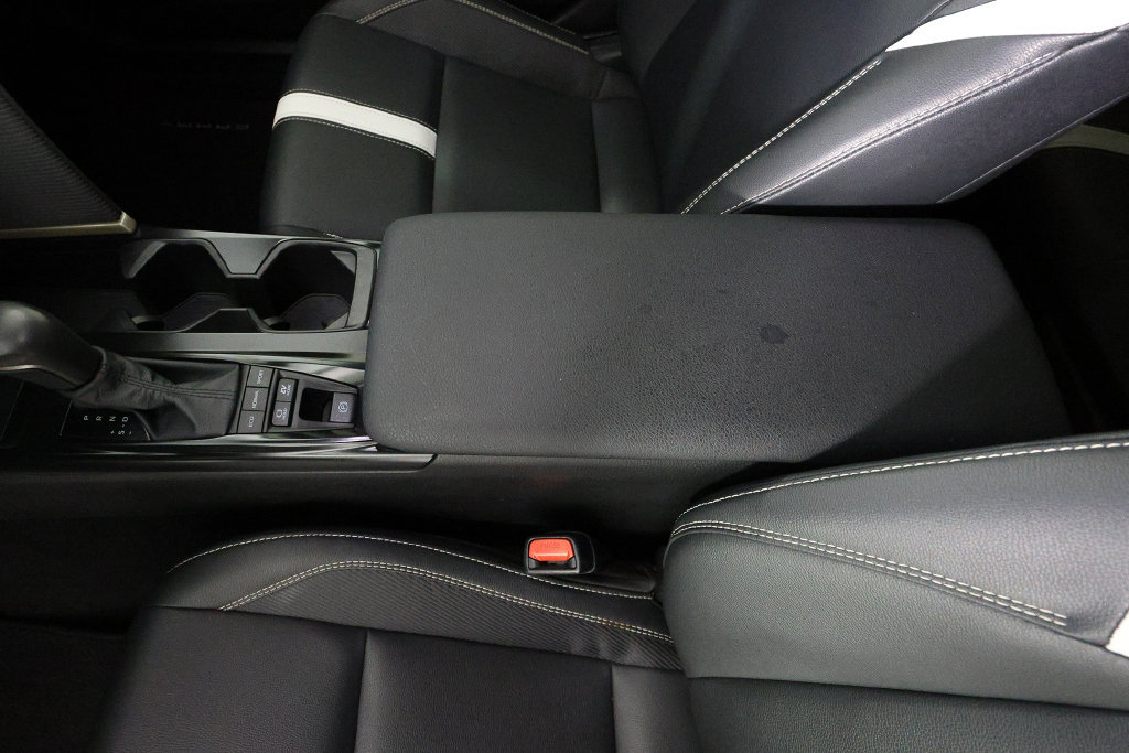 Used 2025 Toyota Camry SE w/ Convenience Package FWD image 32