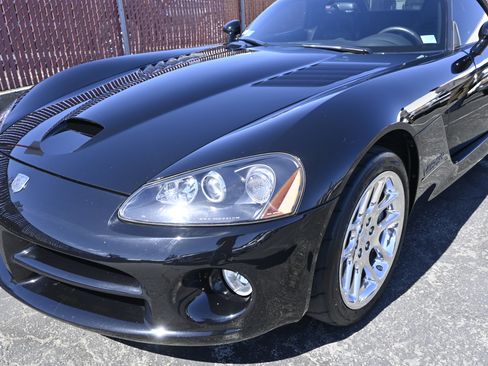 Used 2003 Dodge Viper SRT-10 image 10
