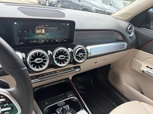 Used 2021 Mercedes-Benz GLB 250 image 29