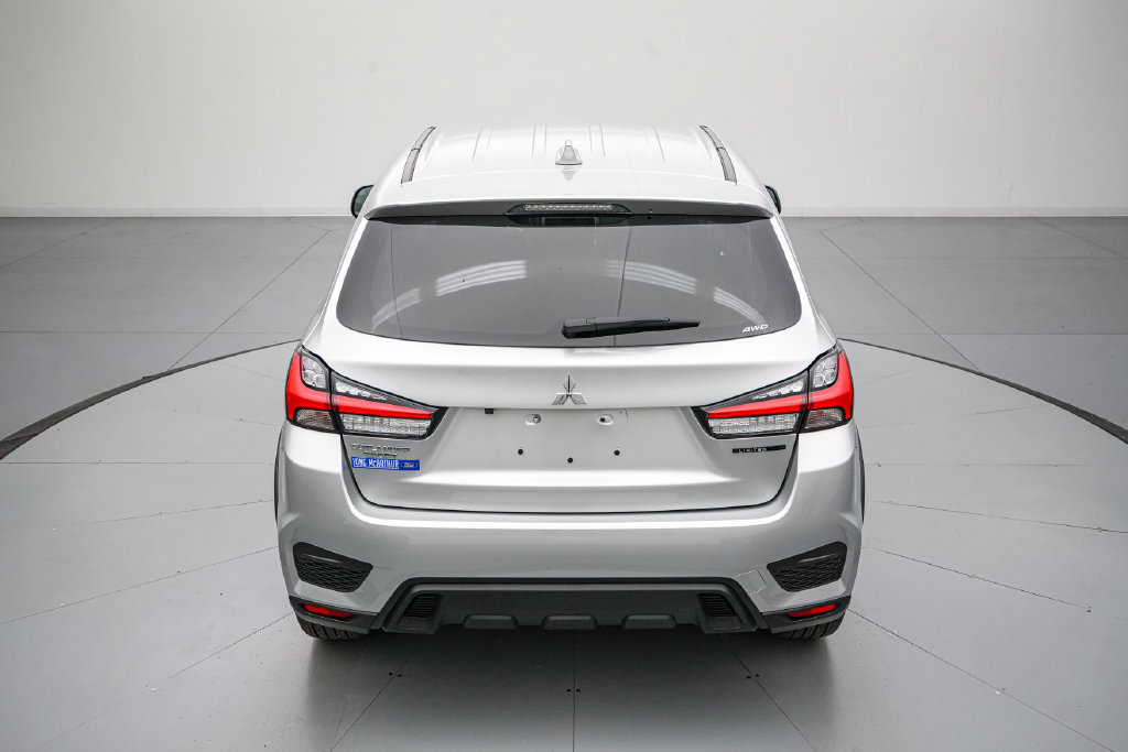 Used 2026 Mitsubishi Outlander Sport LE AWD/4WD image 5