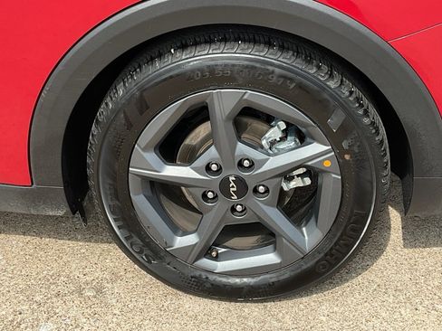 Used 2025 Kia K4 LXS image 8