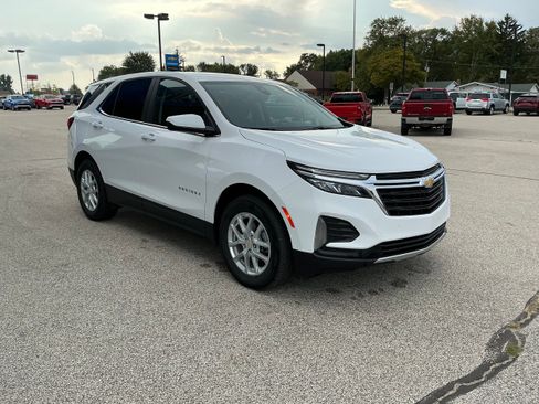 Certified 2024 Chevrolet Equinox LT w/ LPO, Floor Liner Package image 18