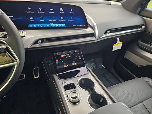 New 2027 Cadillac Vistiq Luxury AWD/4WD image 31