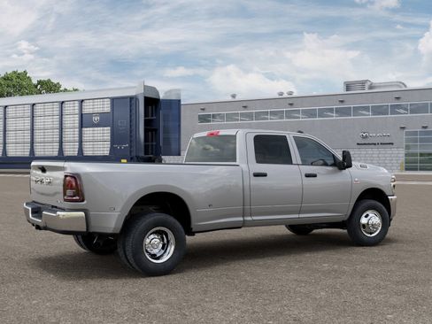 New 2026 RAM 3500 Tradesman w/ Chrome Appearance Group A AWD/4WD image 4
