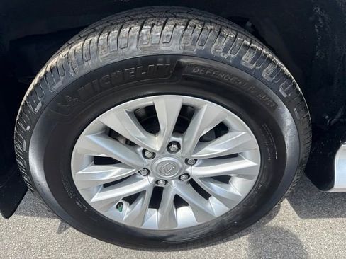 Used 2018 Lexus GX 460 Premium w/ Premium Package AWD/4WD image 15