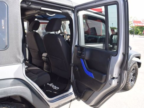 Used 2015 Jeep Wrangler Unlimited Sport w/ Connectivity Group image 13