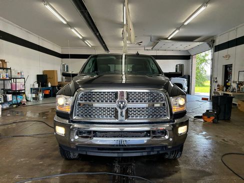 Used 2016 RAM 2500 Laramie w/ Convenience Group AWD/4WD image 10