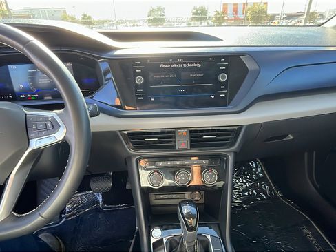 Used 2023 Volkswagen Taos SE image 19