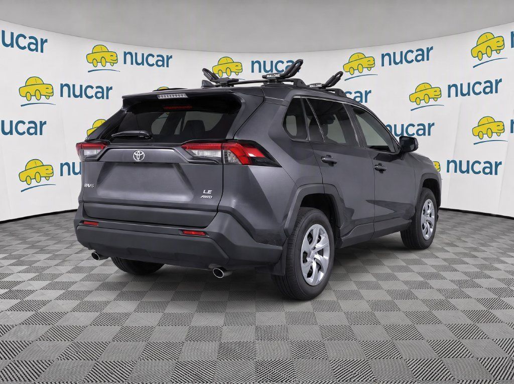Used 2021 Toyota RAV4 LE AWD/4WD image 4
