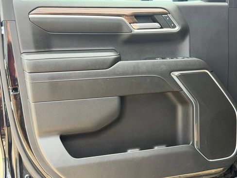 Used 2023 Chevrolet Silverado 1500 RST w/ Max Trailering Package AWD/4WD image 23