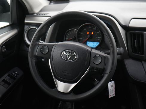 Used 2016 Toyota RAV4 LE AWD/4WD image 14