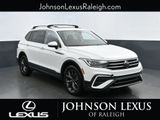 Used 2022 Volkswagen Tiguan SE w/ Panoramic Sunroof Package image 3