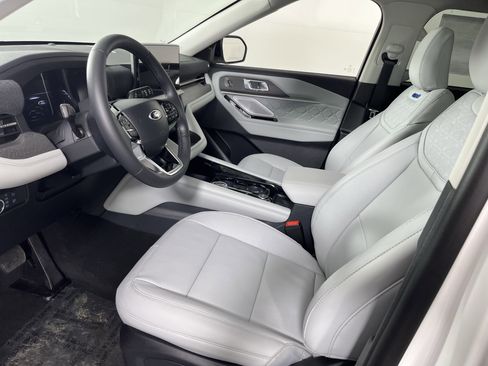 New 2026 Ford Explorer Platinum AWD/4WD image 9
