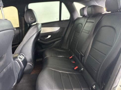Used 2021 Mercedes-Benz GLC 300 image 22