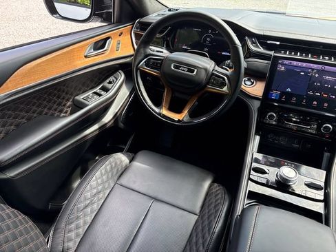 Certified 2025 Jeep Grand Cherokee L Summit AWD/4WD image 24