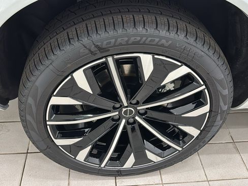 Used 2026 Volvo XC90 B6 Plus w/ Protection Package image 32