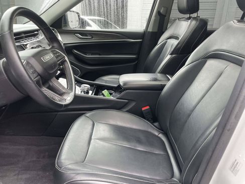 Used 2021 Jeep Grand Cherokee L Limited AWD/4WD image 19