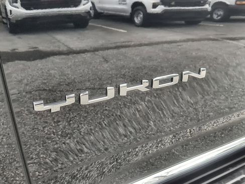 New 2026 GMC Yukon Elevation image 32
