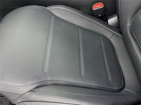 Used 2025 Mercedes-Benz C 300 4MATIC Sedan image 21