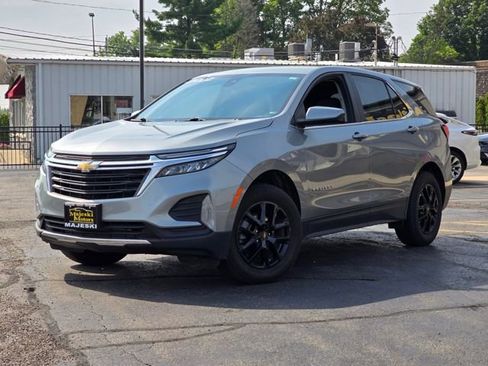 Used 2023 Chevrolet Equinox LT image 3