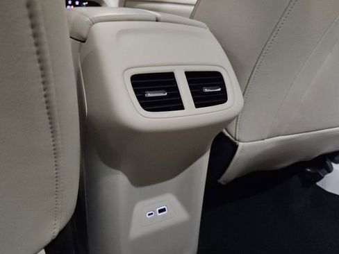 Used 2022 Buick Envision Essence w/ Safety Package image 16