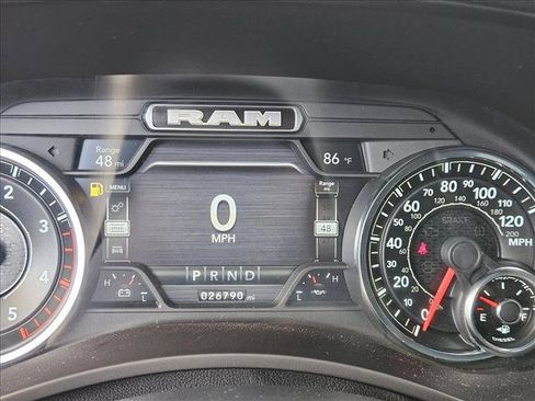 Used 2022 RAM 2500 Laramie w/ Night Edition AWD/4WD image 10