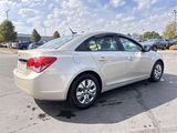 Used 2014 Chevrolet Cruze LS image 3
