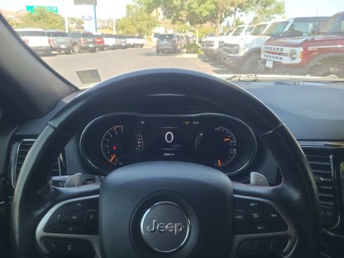 Used 2020 Jeep Grand Cherokee Trailhawk w/ Premium Lighting Group AWD/4WD image 10