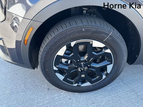 New 2025 Kia Sorento S image 8