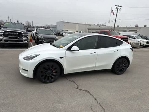 Used 2021 Tesla Model Y Performance image 14