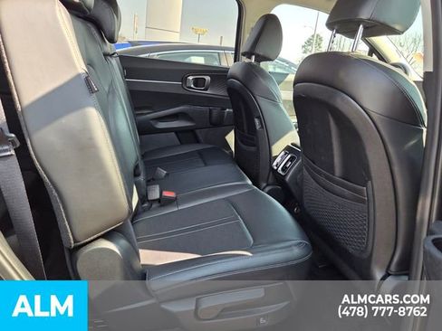 Used 2024 Kia Sorento S image 11