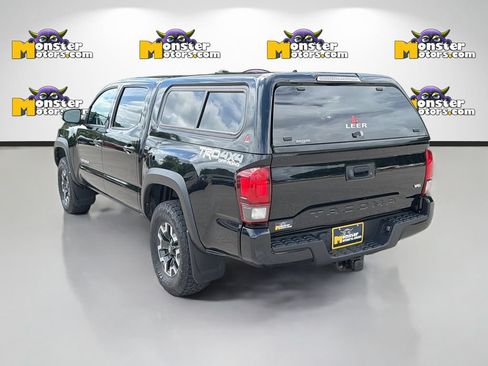 Used 2018 Toyota Tacoma TRD Off-Road AWD/4WD image 7