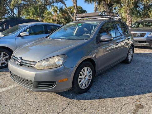 Used 2011 Volkswagen Golf 4-Door image 3