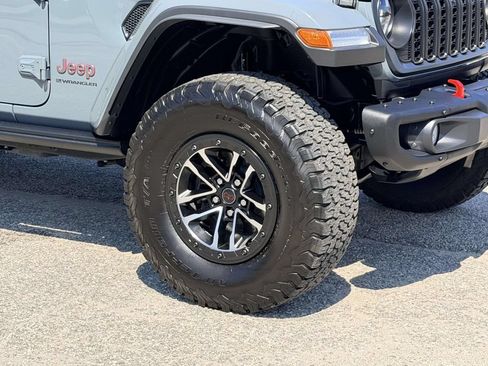 Used 2025 Jeep Wrangler Unlimited Rubicon AWD/4WD image 27