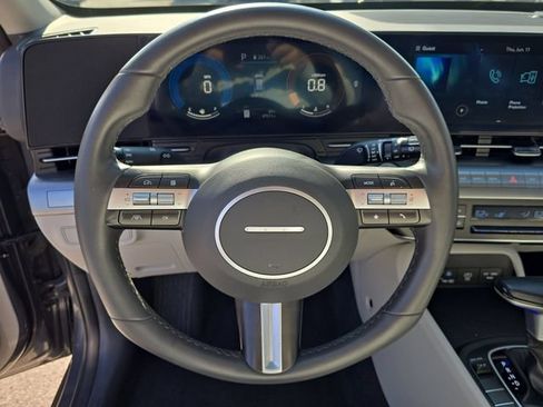 Used 2024 Hyundai Kona SEL FWD image 29
