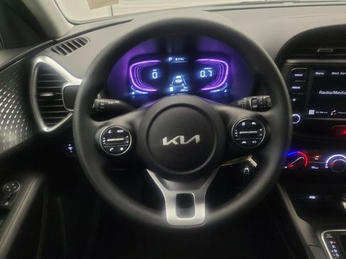 Used 2025 Kia Soul LX FWD image 22