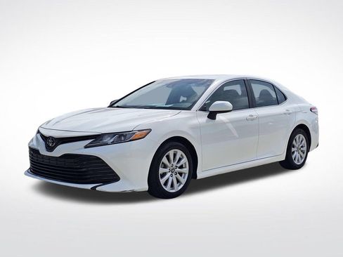Used 2018 Toyota Camry LE FWD image 28