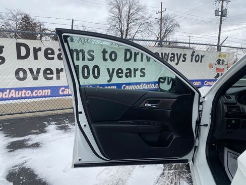 Certified 2017 Honda Accord Sport Special Edition image 11